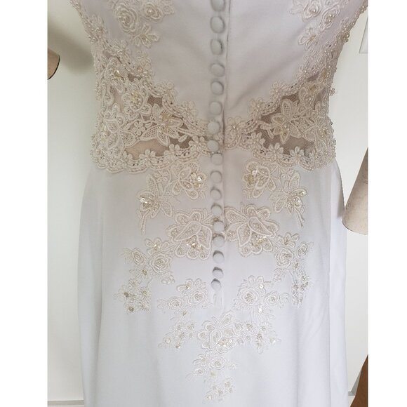 BNWT White Wedding Dress with detail and train Size 8 - Picture 8 of 16